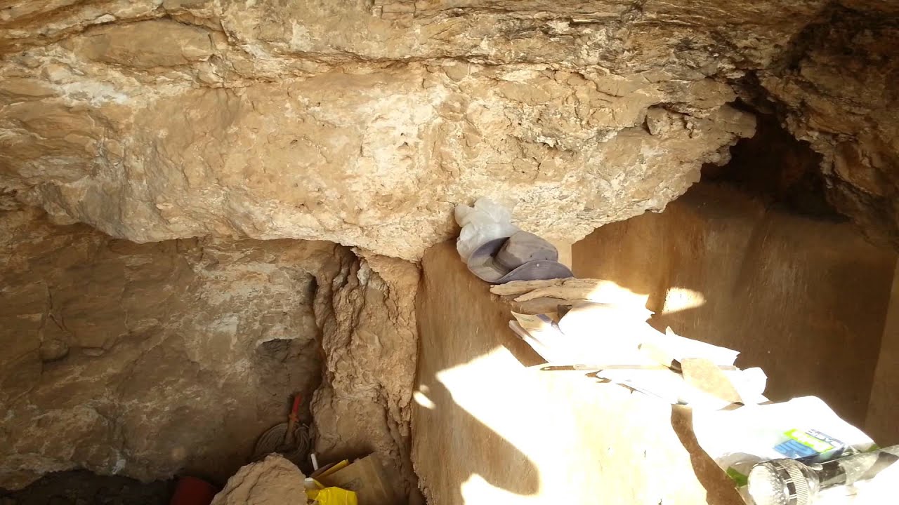 The cave at Nahal David (Ein-Gedi) - YouTube