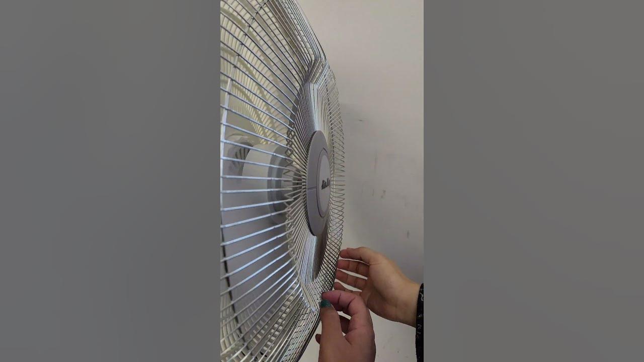 fan scratching bc why not 😋 asmrshorts publicasmr YouTube