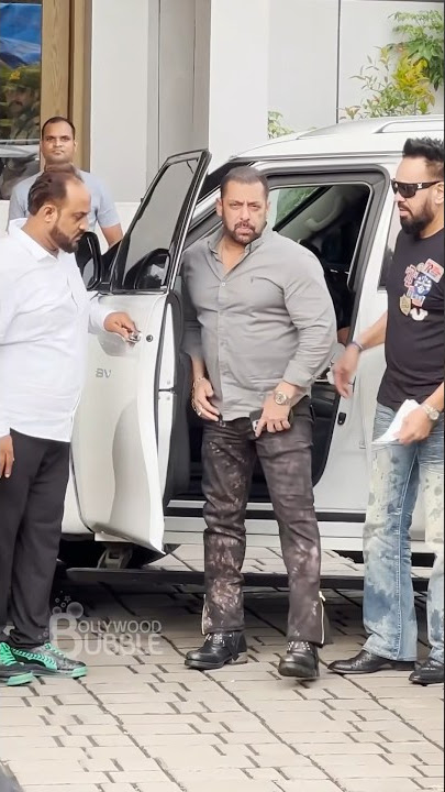 Salman Khan makes stylish entry at the airport. #shorts