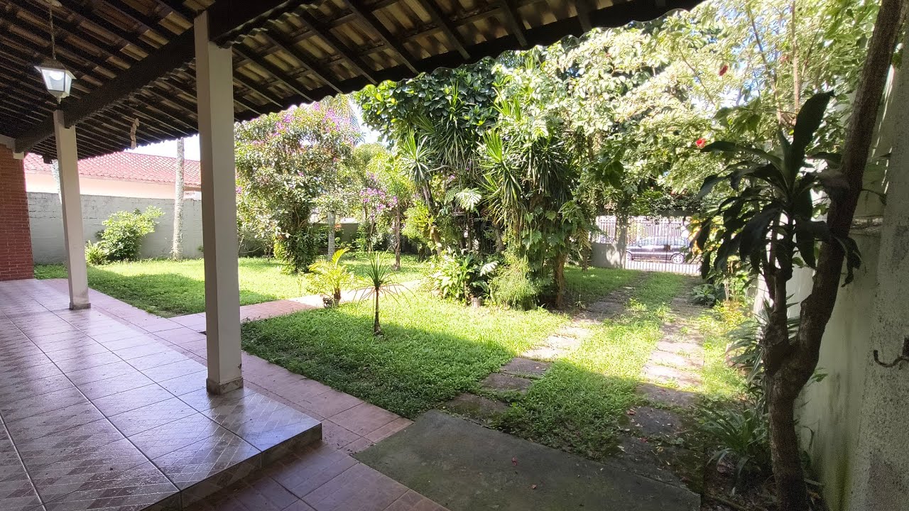 Belíssima Casa isolada 4 dormitórios sendo 2 suites.Solemar Praia Grande SP.700 Mil Cód7475