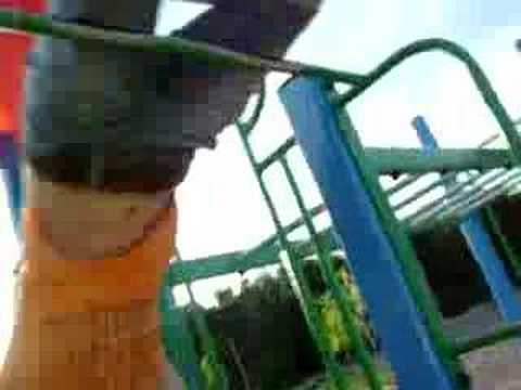 C'est mon tour, les jeux pour enfants c'est danger...