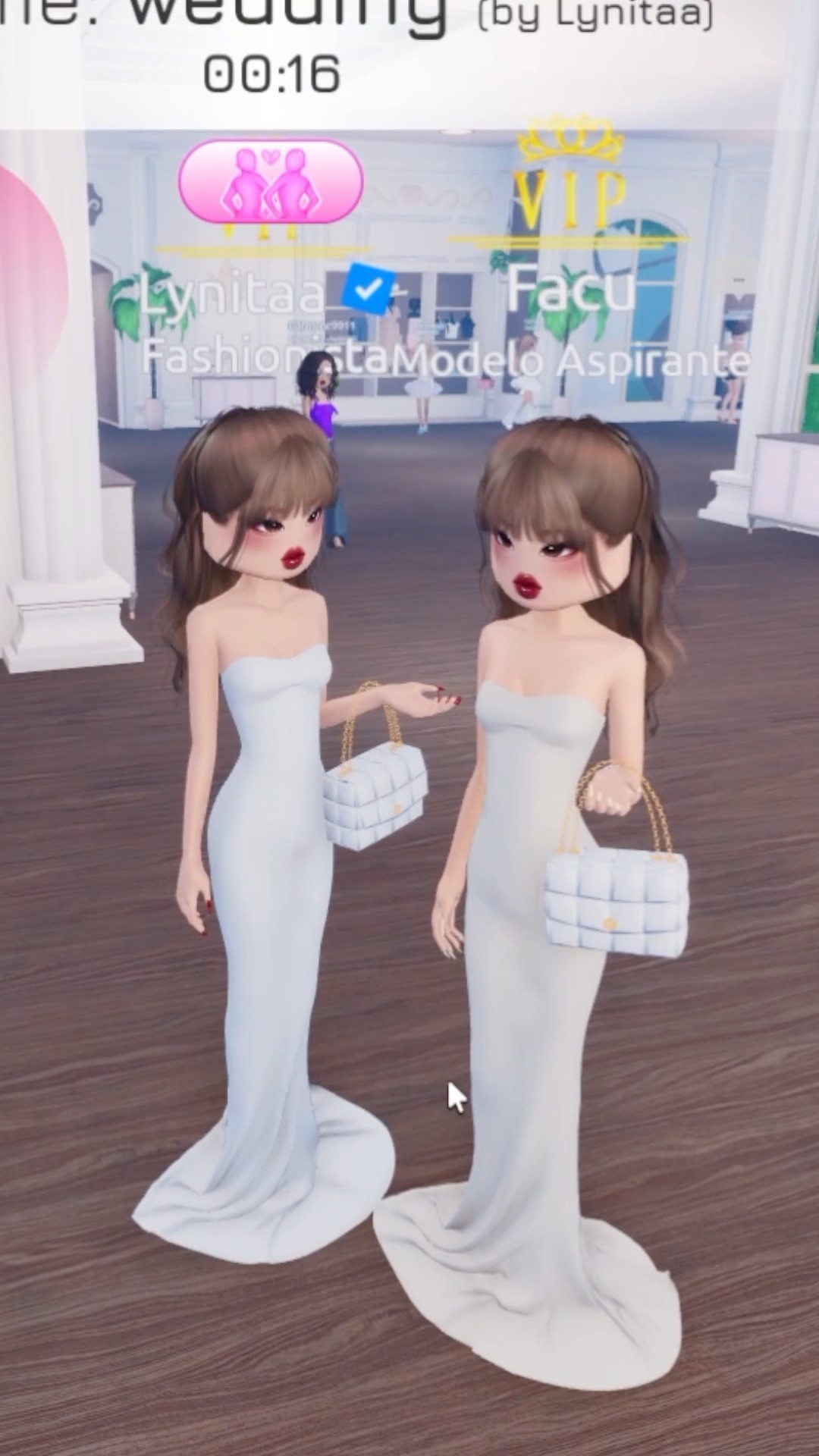 COPIANDO OUTFITS EN DRESS TO IMPRESS ROBLOX
