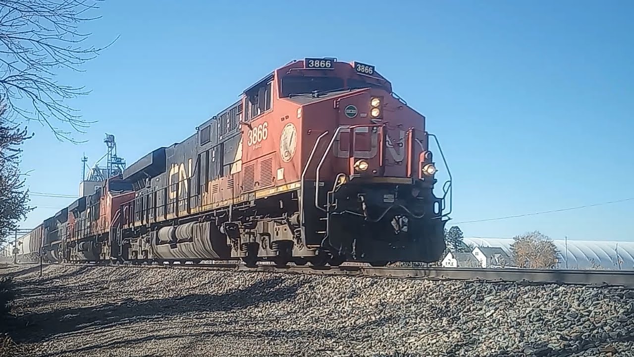 CN 3866 & CN 2890 & 8865 eastbound to TAEX 2701 - YouTube