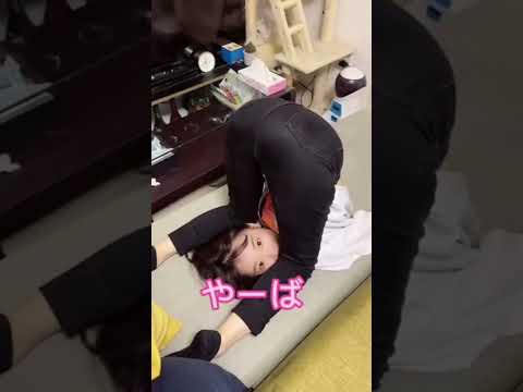 여동생의 특이한 스트레칭 자세