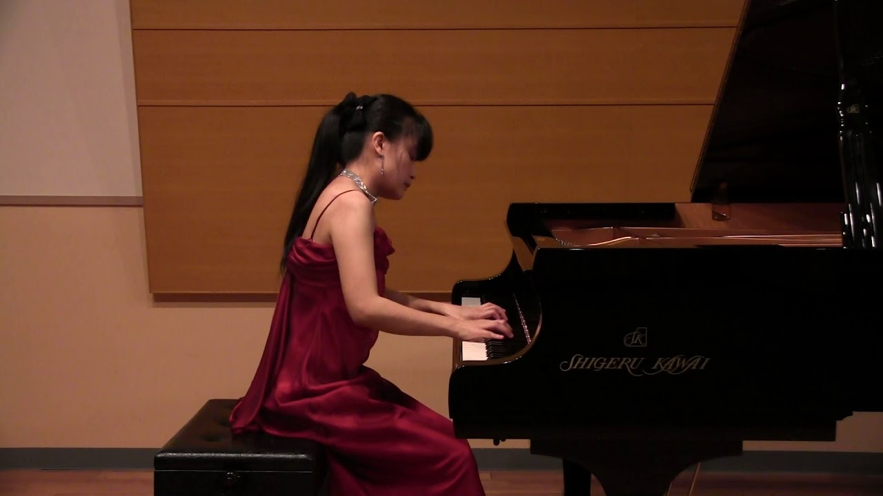 ピアノ講師のご紹介 オンライン ピアノ バイオリン教室 ミナト