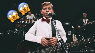 Mason Ramsey - Famous [Lyric Video]