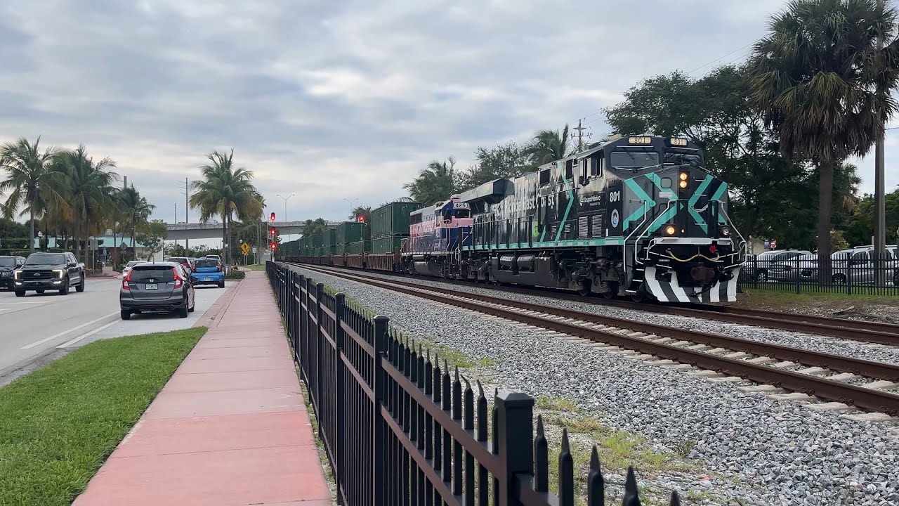 Fec 191 FEC TRAIN 191 @ MP 260.9 @ 5:30pm 10/28/25 - YouTube