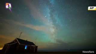 Stunning Timelapse of Dozens of Meteors Streaking Across the Sky
