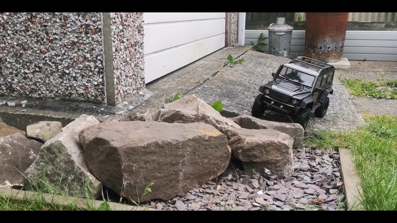 Testing G-Made wheels / tyres combo on Scx10ii