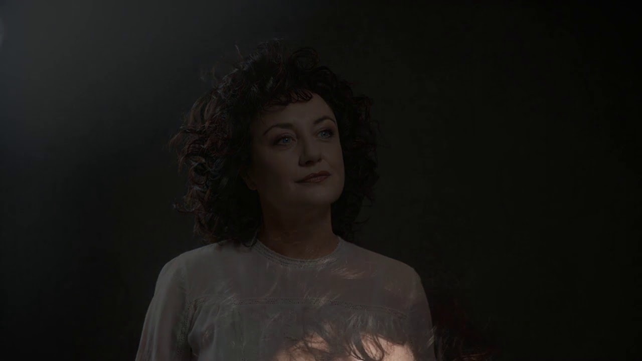 Deacon Blue star Lorraine McIntosh to help Glasgow's homeless YouTube