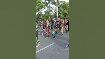 Vidio Viral Gerak Jalan Pakai Daster ibu2 😂🤣🤣 auto bikin ngakak penonton | #hutri77 #shorts