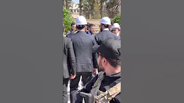 أي ها التاريخ عدنا قال لي السيد رئيس الجمهورية سنبني ح مص كما حررناها بإذن الله 