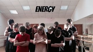 Energy mannequin challenge