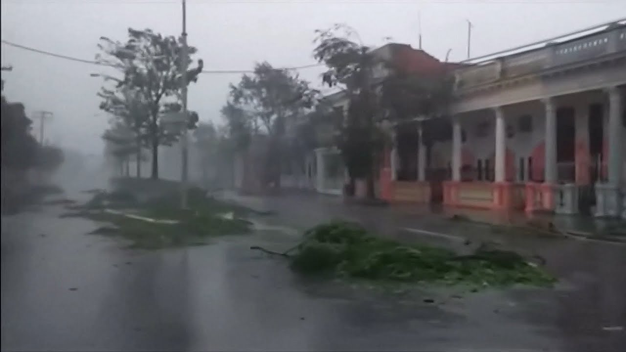 Weather Events - Hurricane Ian strikes and evacuations (Cuba/USA) - 27th September 2022