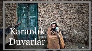 Karanlık Duvarlar | Erdem Bayazıt Resimi