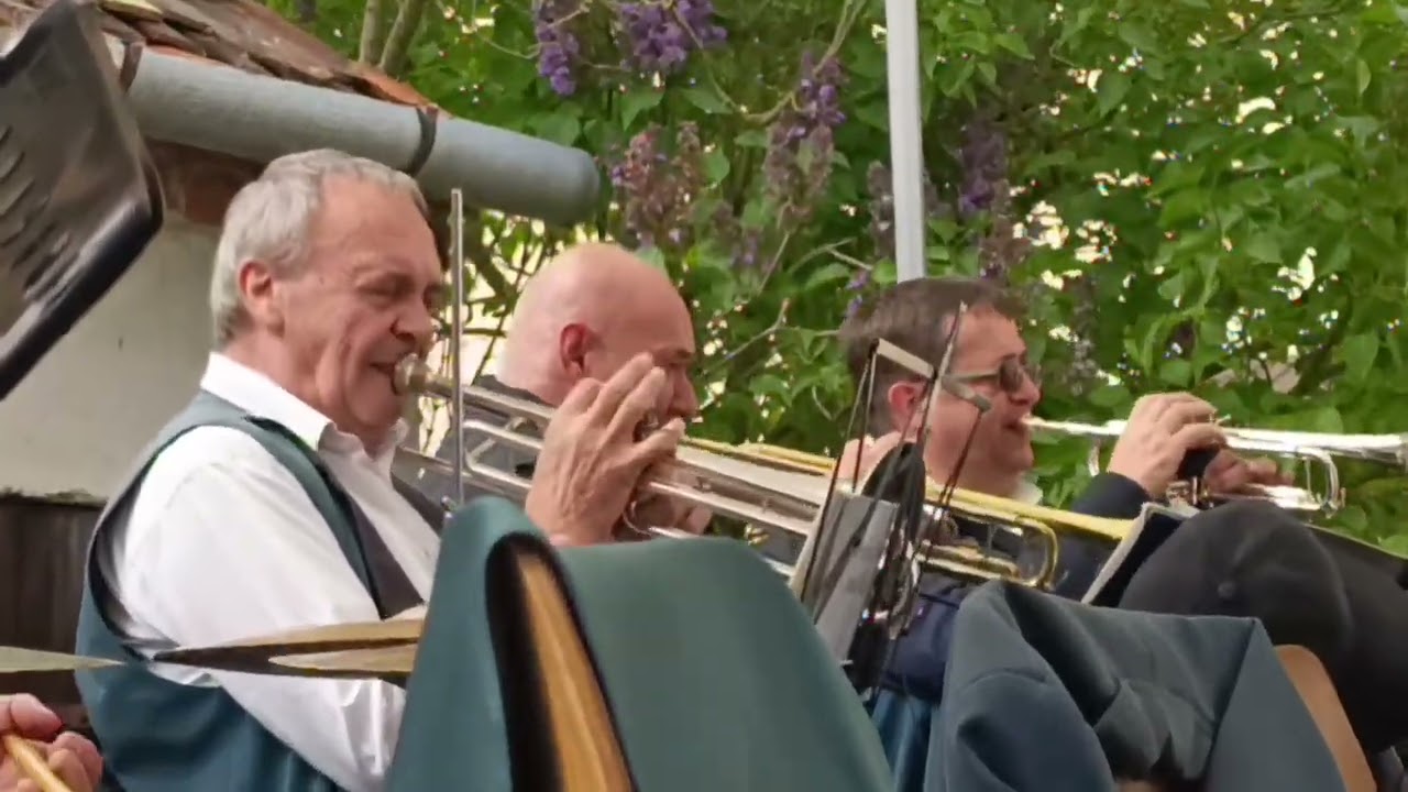 Babouci v Čížové. Píseň: V Zalužanech na potoce. 17.5 2025