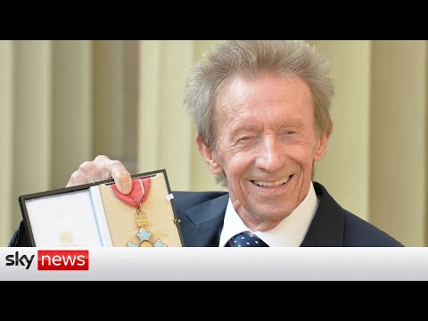 Manchester United legend Denis Law diagnosed with dementia