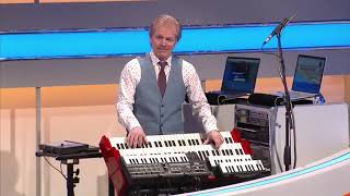 Let's Make a Deal: Wayne Brady and Jonathan Mangum Sing J-POP