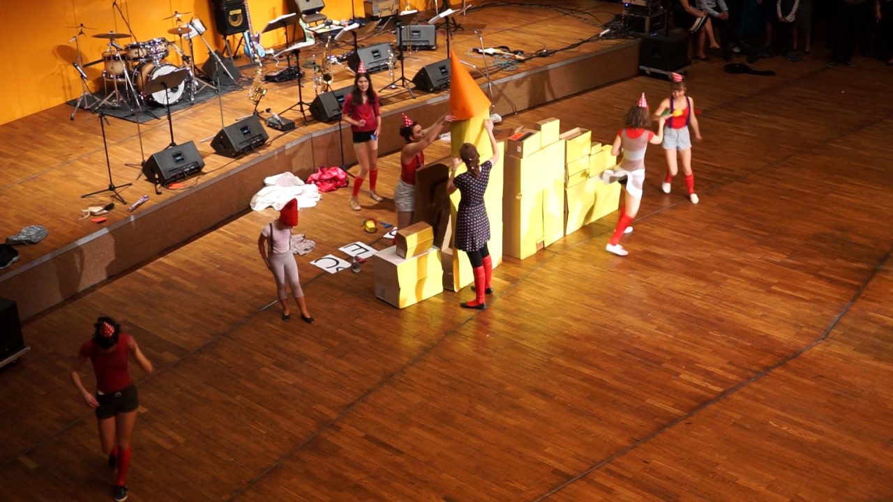 14 Překvapení 8B - Ať žijí duchové