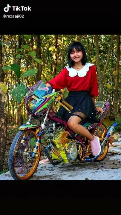 Status wa keren satria fu model''cewek cantik