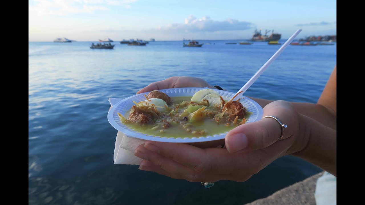 HISTORIC STONE TOWN ZANZIBAR! + STREET FOOD