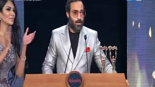 وشوشة | أحمد فهمي يعتذر علي الهواء للفنان هيثم أحمد زكى... و يهدى له الجائزة