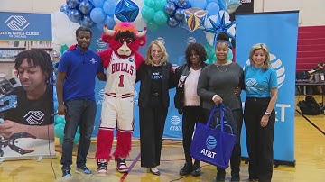 200 families in Chicago gifted laptops to overcome digital divide | Good News Chicago