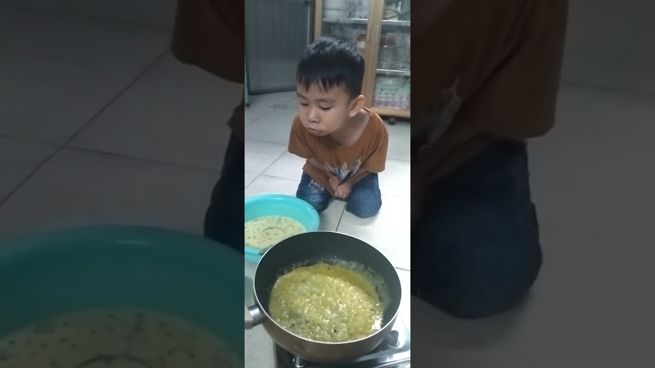 PHÚC  phụ  mẹ lâm bánh xèo ạ 