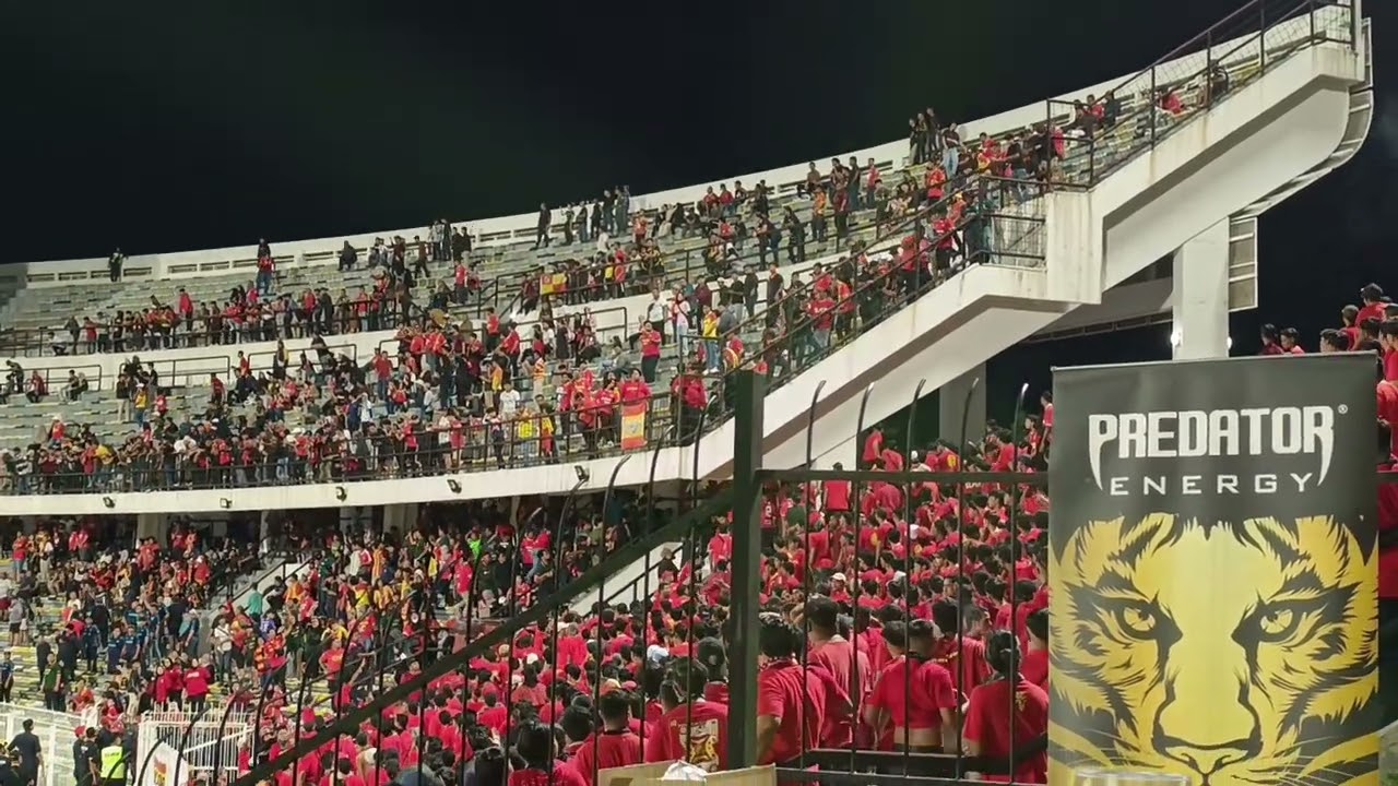 Provokasi & Pergaduhan Fans Perak & Fans Selangor .. Kena Marshal & FRU Campur Tangan Minit 70+