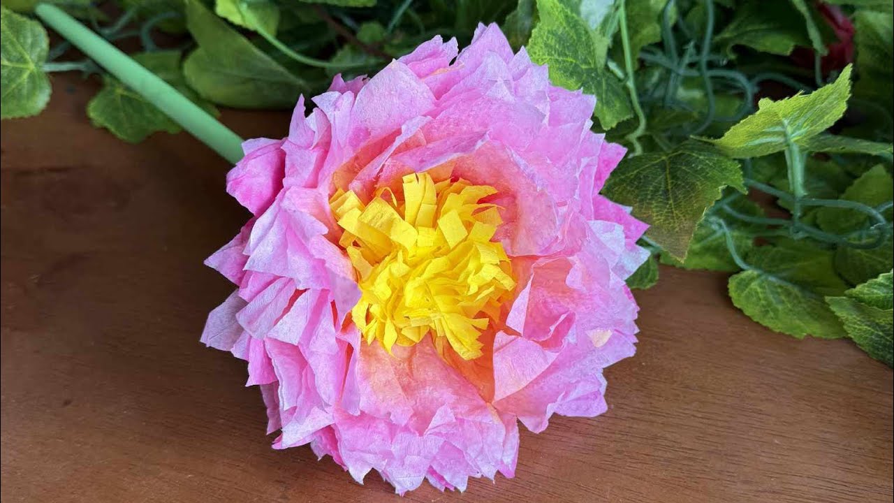 Красивый цветок из папиросной бумаги | Простой цветок из бумаги своими руками для начинающих | Де...