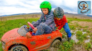 Дети и Машина. Диана и Даня, Милан строят Машину, чтобы кататься по грязи. Манкиту
