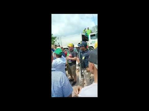 Após derrota de Bolsonaro, caminhoneiros fecham estrada no Acre