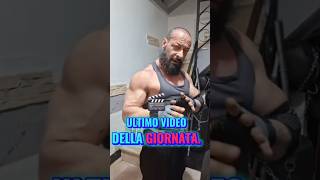 porononno concludere la #giornata con 2 #esercizi x i #tricipiti #gym #palestra #sports #allenamento
