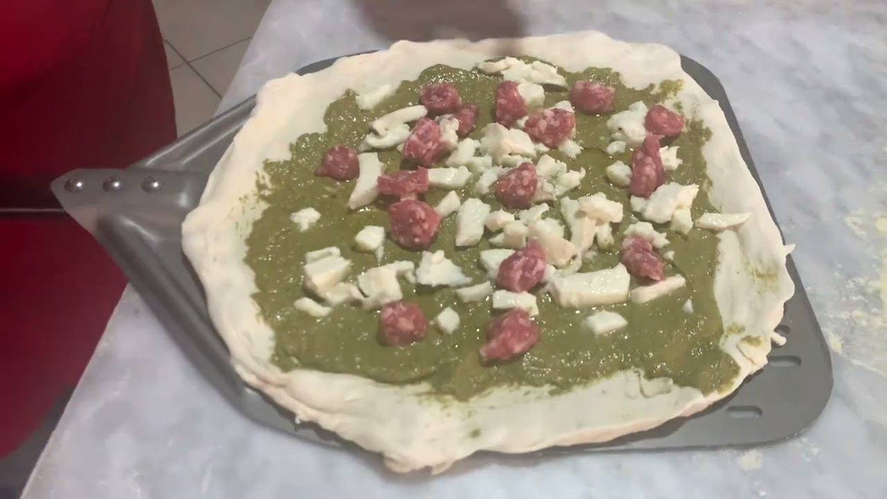 Pizza Crema di Friarielli  Salsiccia e Fiordilatte Campano