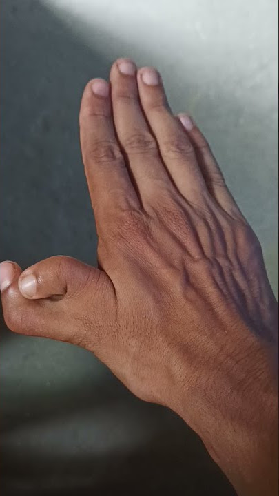 Hrithik Roshan ungli 😲