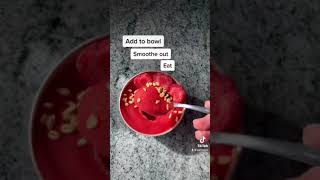 How To Make A Strawberry Smoothie Bowl