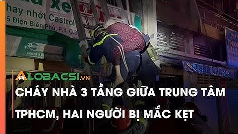 Cháy nhà 3 tầng giữa trung tâm TPHCM, hai người bị mắc kẹt
