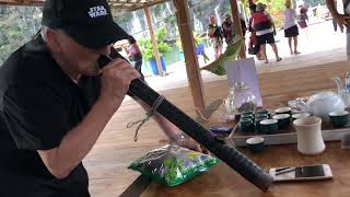 Foreigner taste Vietnamese tobacco water pipe