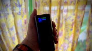 Overview Mukiya 20000mAh Power Bank with Retractable Cable & Stand