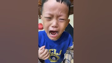 Pipi nghịch dao chảy máu tay khóc nhè thương quá #shots