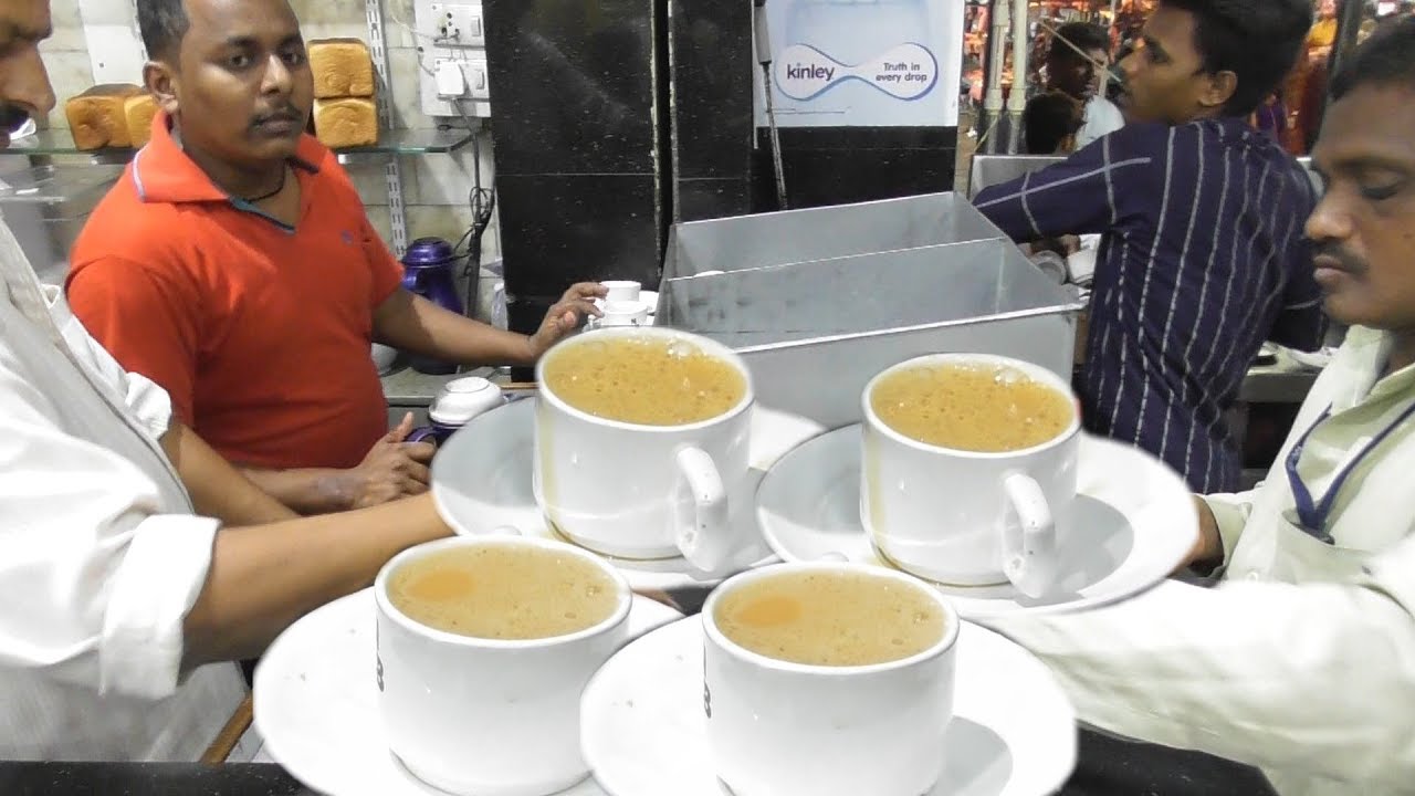 1000 of Irani Chai (Tea ) Finished with an Hour - Beside Mecca Masjid Charminar Hyderabad | Indian Food Loves You