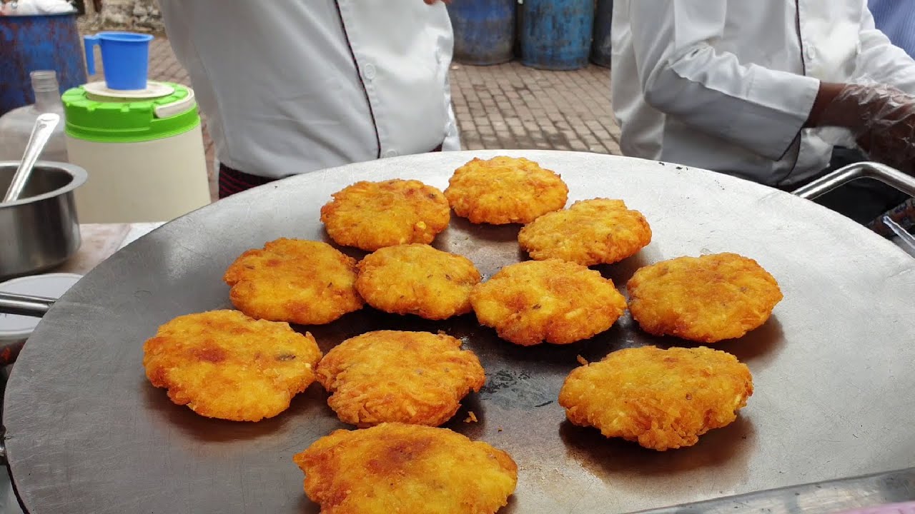 Traditional Delhi Style Chat in SURAT CITY Now | ALOO CHAT & Dahi CHAT MAKING | STREET FOOD INDIA | Tasty Street Food