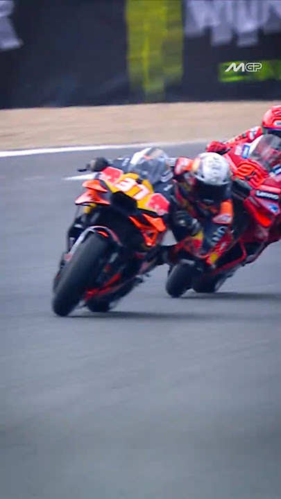 Marc Marquez drops out of the lead! 😮 | 2025 Czech GP