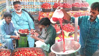 Most Famous Refreshing Strawberry Juice 🍓 Summer Street Drink At Karachi @KhandaniStreetFood