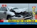 誰家的輪胎? 國3飛來大輪胎砸車 2人傷送醫  駕駛自撞八卦山牌樓 翻覆瞬間險壓騎士│記者 許書維 吳俊賢 許宇捷 曹勝彰｜三立新聞LIVE