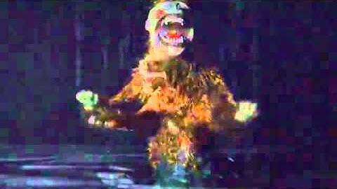 MR124237 Lunging Mad Dog Animated Halloween Prop - TheHorrorDome.com