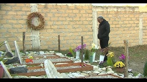LAMPEDUSA: ERITREAN MOURNING HIS BROTHER - BBC NEWS