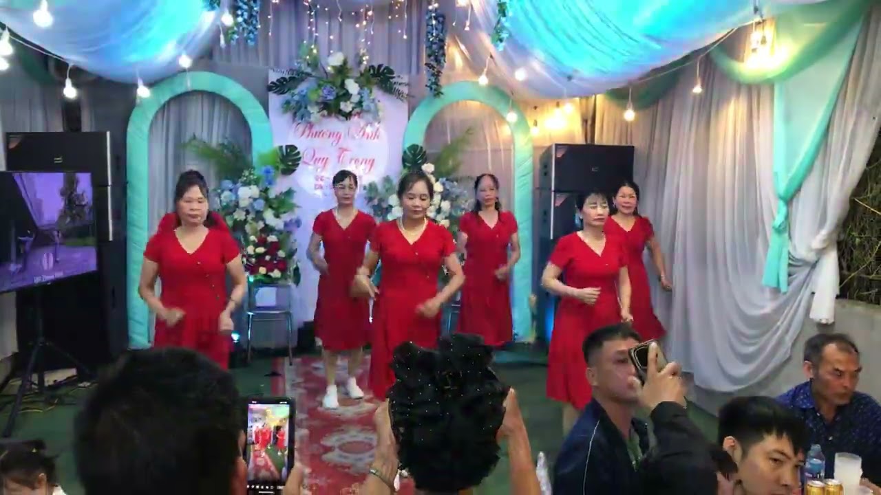 Dan vũ hà nguyên nhảy đám cưới đẹp như mơ. 2025. nhà thoan hung 