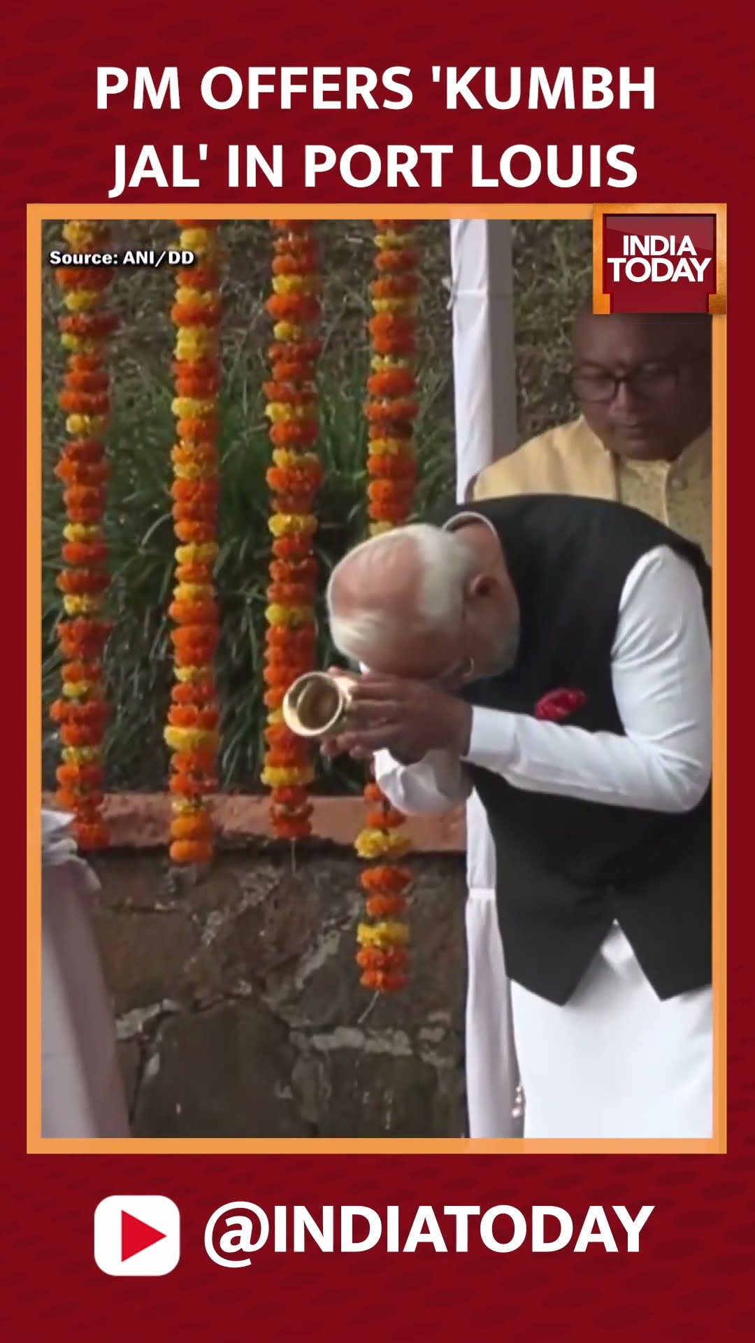 PM Modi Offers Mahakumbh's Gangajal In Port Louis #pmmodi #mauritiusnationalday #pmmodiinmauritius