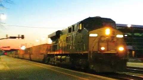 CSX ES40DC 5274 leads a good sized Q192 awesome 1st gen K5HL Fayetteville, NC